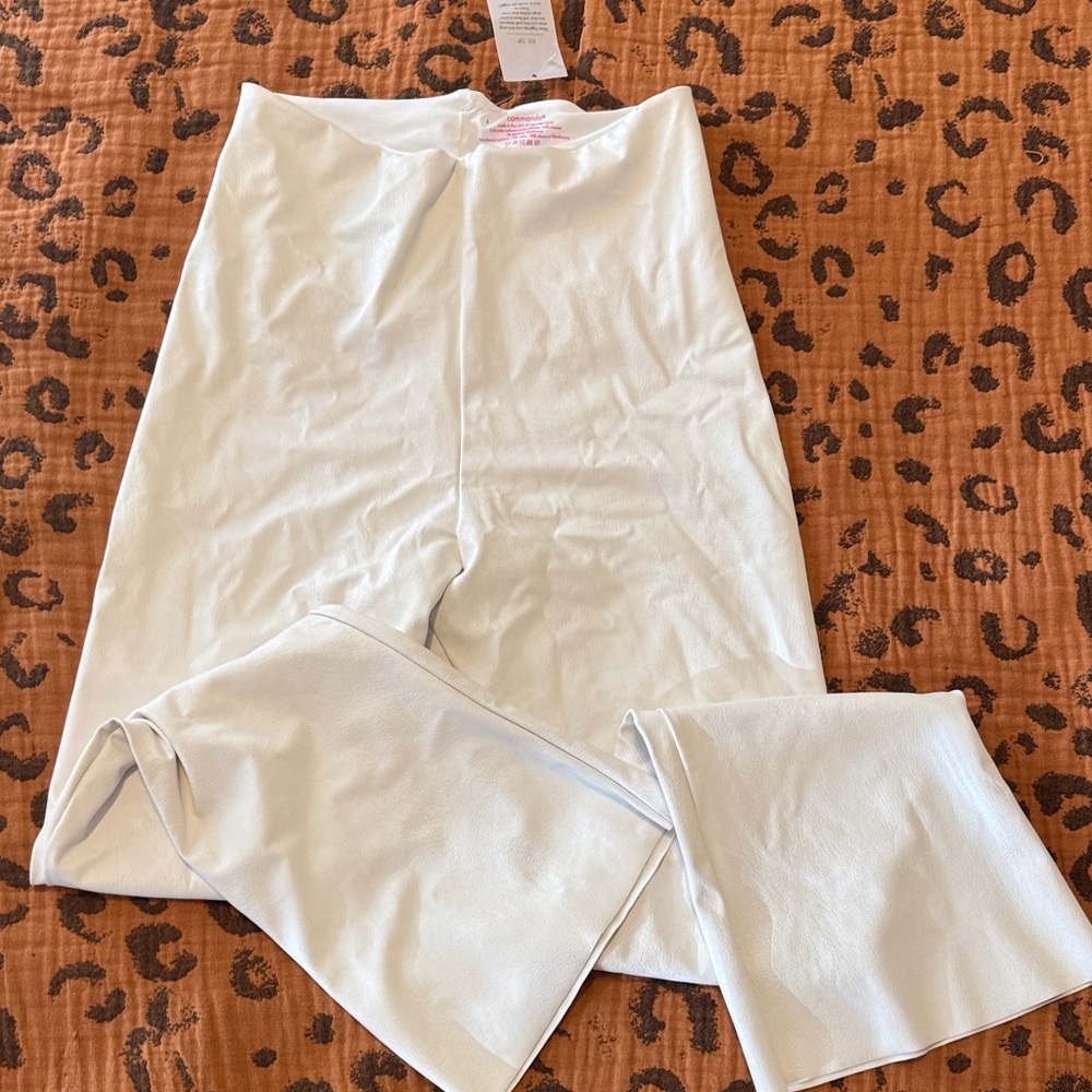 Commando Faux Leather White Pants Leggings Size Large NWT